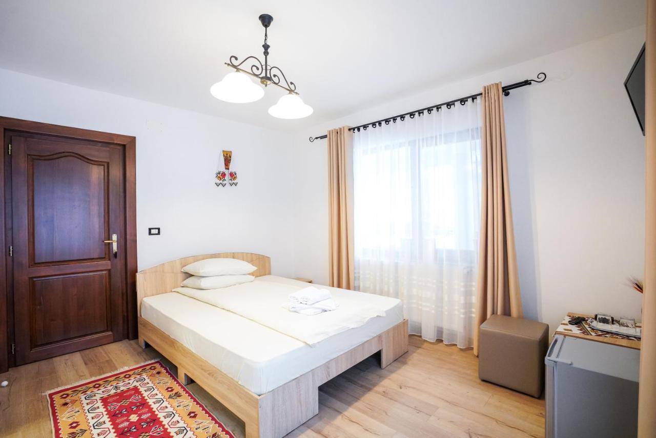 Casa Luca Hotell Viseu de Jos Eksteriør bilde
