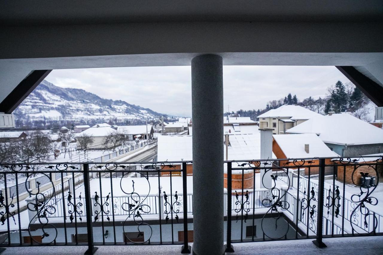 Casa Luca Hotell Viseu de Jos Eksteriør bilde