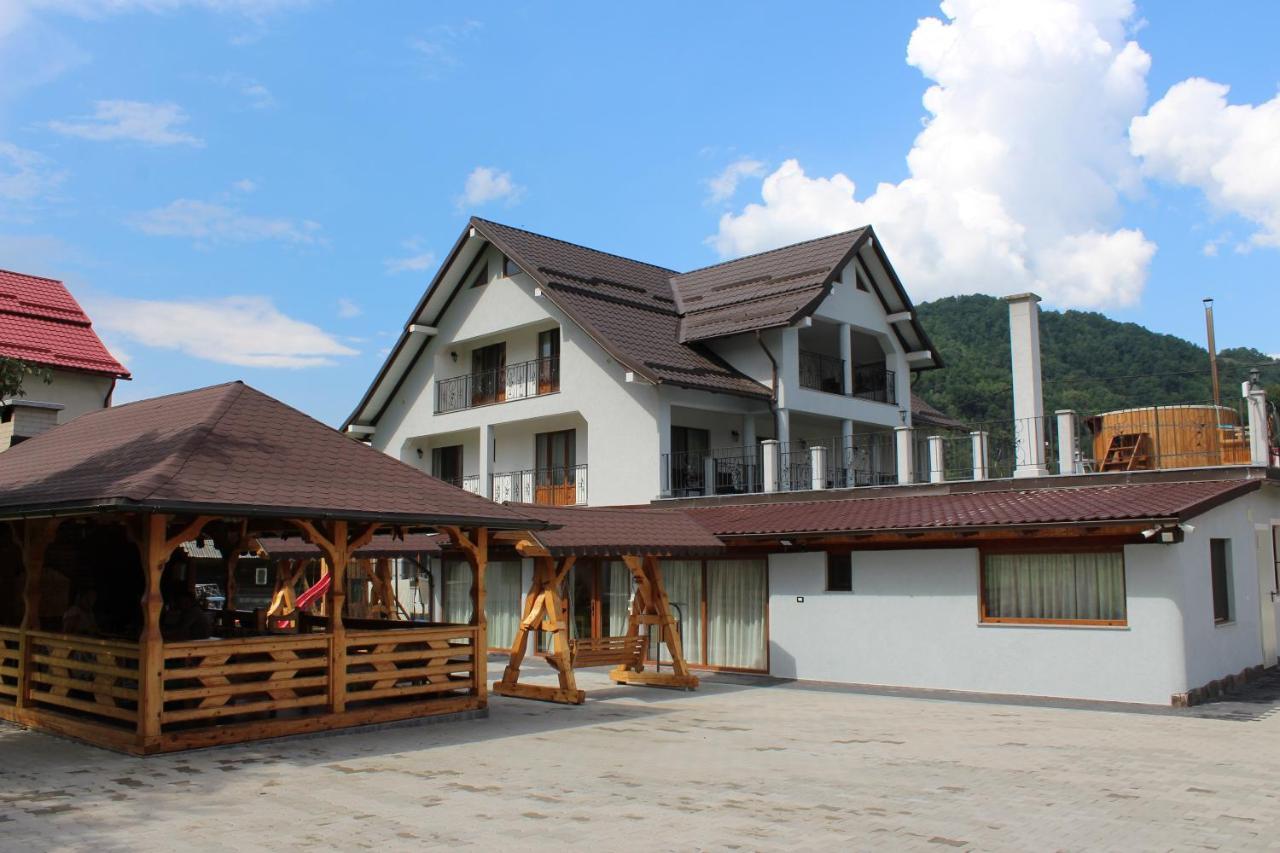 Casa Luca Hotell Viseu de Jos Eksteriør bilde
