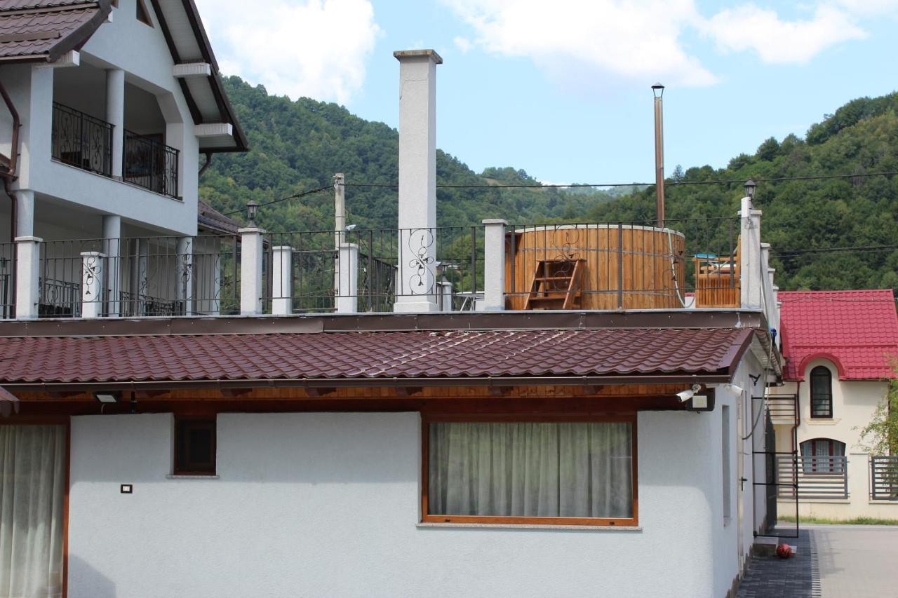 Casa Luca Hotell Viseu de Jos Eksteriør bilde