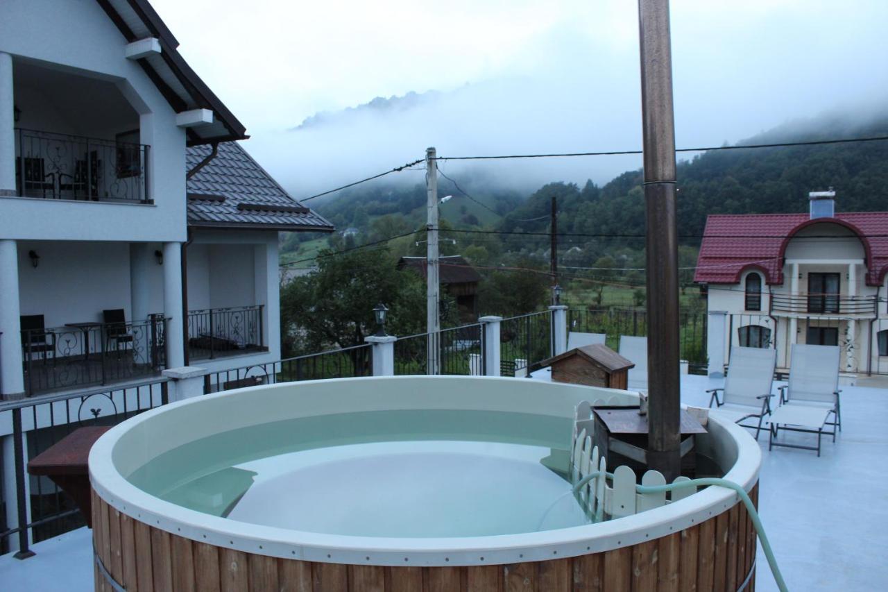 Casa Luca Hotell Viseu de Jos Eksteriør bilde